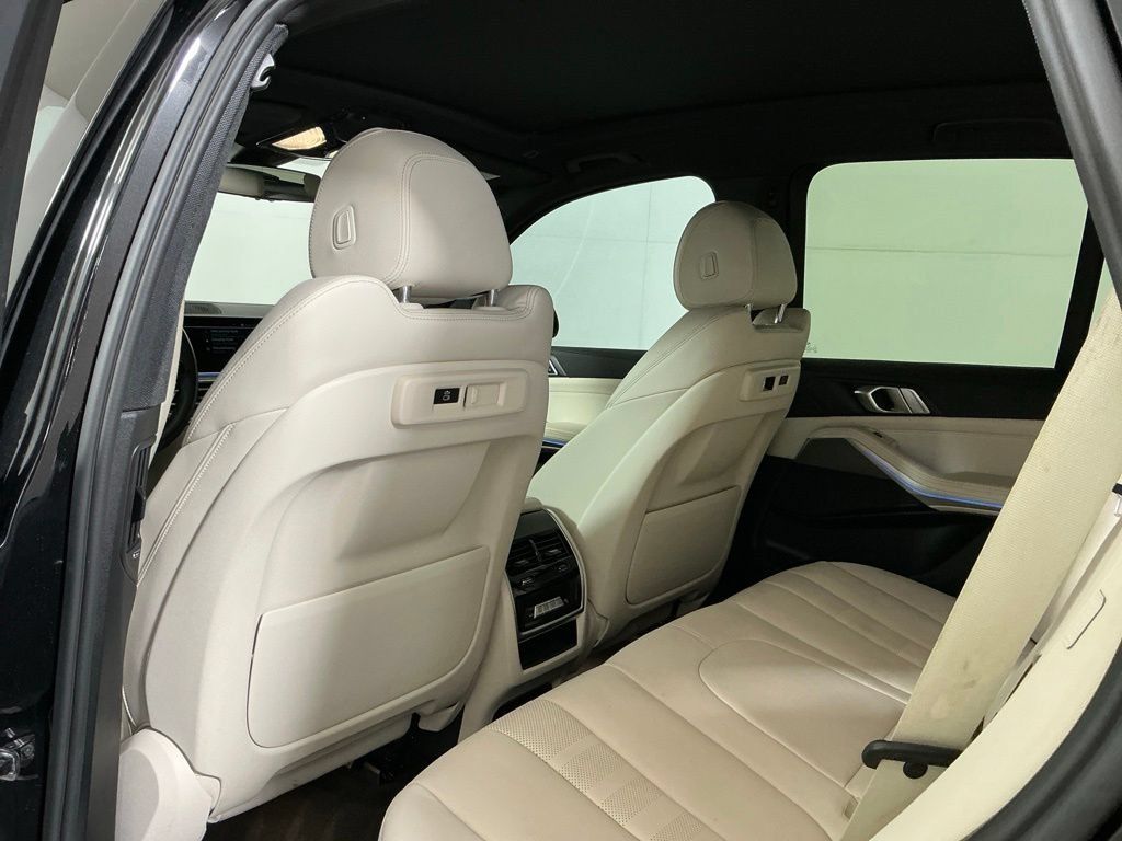 Used 2022 BMW X5 xDrive45e w/ Premium Package AWD/4WD image 25