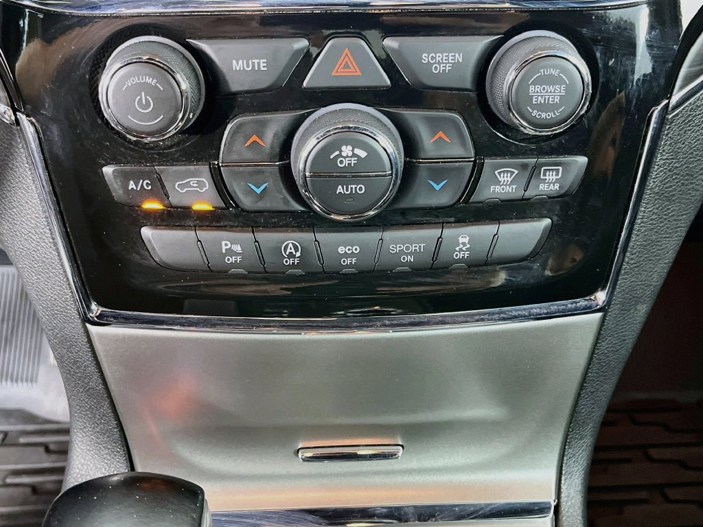 Used 2021 Jeep Grand Cherokee Limited AWD/4WD image 21