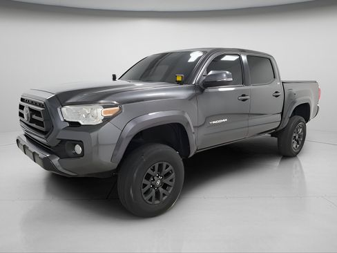 Used 2021 Toyota Tacoma SR5 w/ Technology Package AWD/4WD image 3