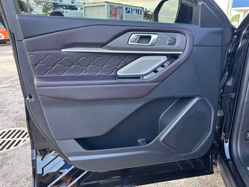 Certified 2025 Ford Explorer Platinum w/ Ultimate Package AWD/4WD image 39