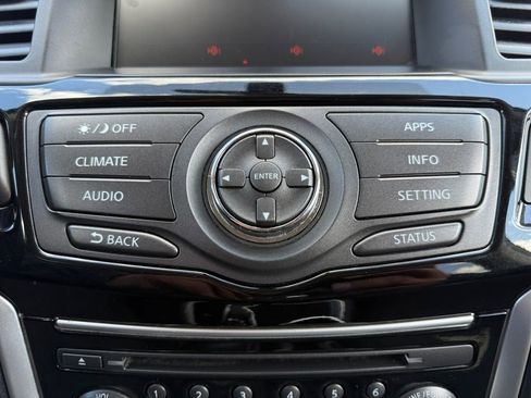 Used 2019 Nissan Pathfinder S AWD/4WD image 16