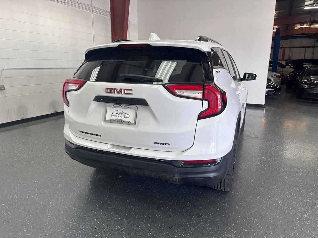 Used 2022 GMC Terrain SLE w/ Driver Convenience Package AWD/4WD image 4