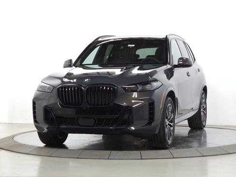 Used 2026 BMW X5 xDrive40i w/ M Sport Package AWD/4WD image 3