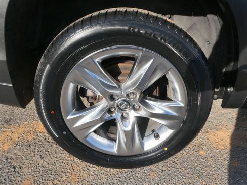 Used 2019 Toyota Highlander Limited image 38