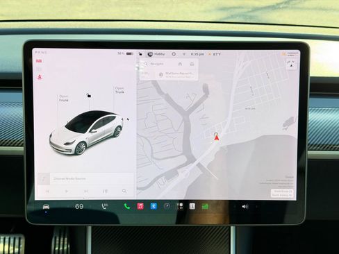 Used 2018 Tesla Model 3 Long Range AWD/4WD image 18
