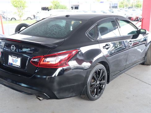 Used 2018 Nissan Altima 2.5 SR w/ SR Midnight Edition FWD image 5