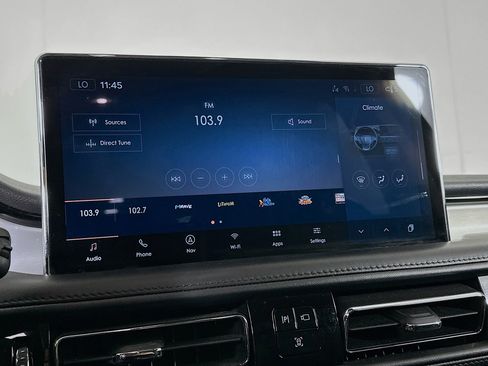 Used 2023 Lincoln Nautilus FWD w/ Premium Package image 21