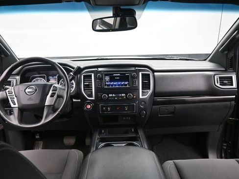 Used 2019 Nissan Titan SV w/ SV Convenience Package RWD image 20