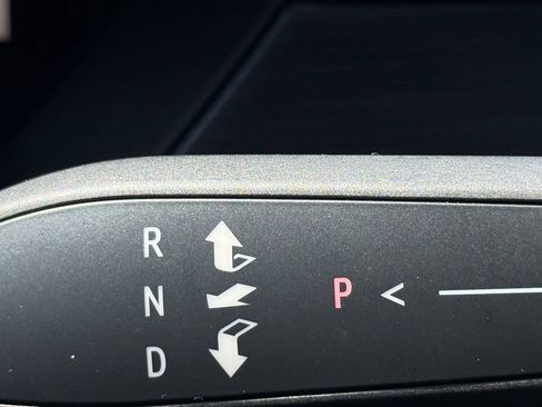 Used 2025 GMC Acadia Elevation FWD image 19