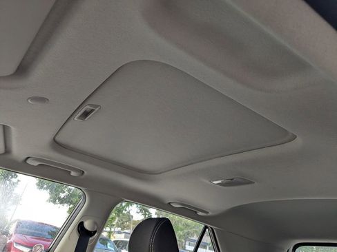 Used 2025 Hyundai Venue SEL FWD image 22