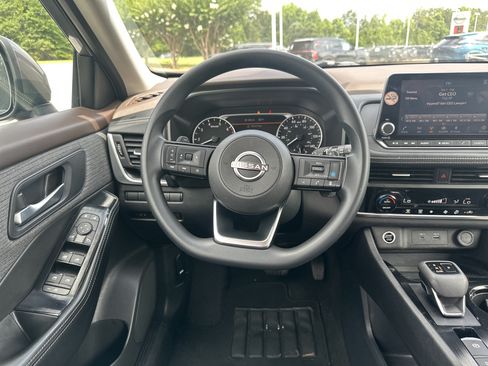 Used 2023 Nissan Rogue SV AWD/4WD image 23