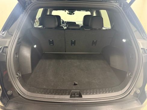 Used 2025 Chevrolet Equinox LT w/ Convenience Package II AWD/4WD image 9