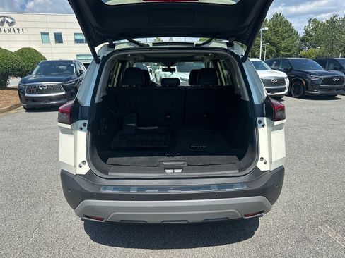 Used 2023 Nissan Rogue SV w/ SV Premium B Package FWD image 15