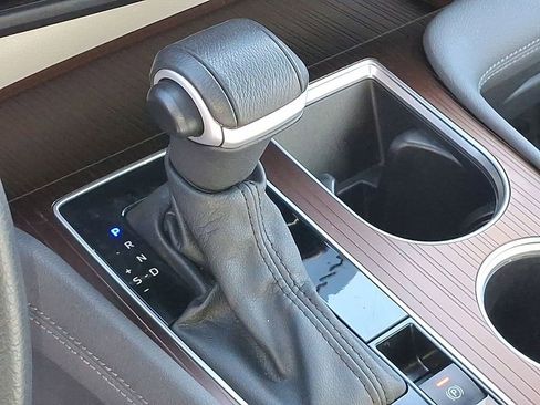 Used 2024 Toyota Sienna XLE image 12