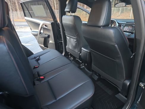 Used 2017 Toyota RAV4 SE w/ Power Special Value Package image 11