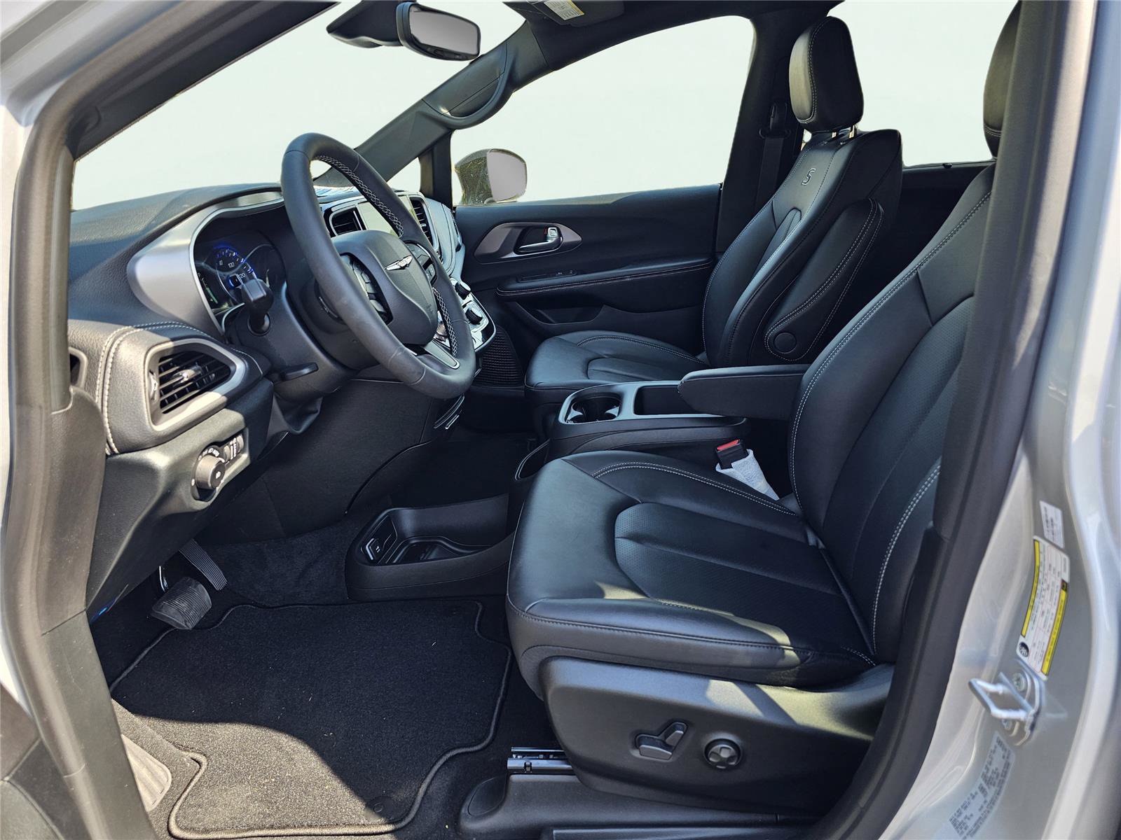 New 2026 Chrysler Pacifica Select w/ S Appearance Package FWD image 17