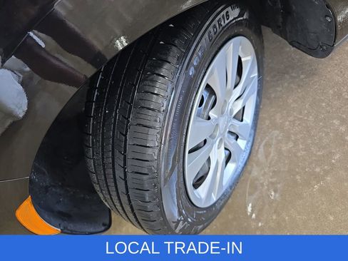 Used 2023 Kia Soul LX image 32