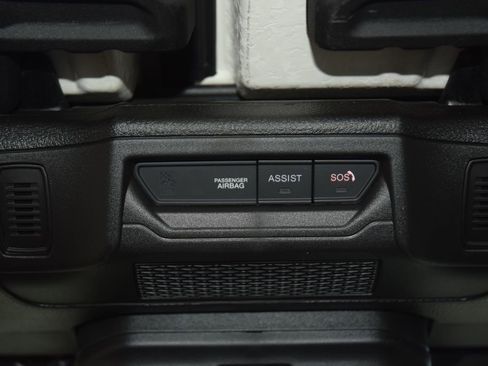 Used 2025 Jeep Wrangler Unlimited Rubicon image 43