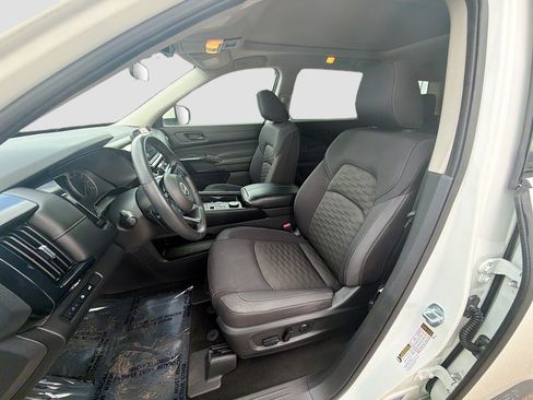 Used 2023 Nissan Pathfinder SV w/ SV Premium Package AWD/4WD image 13