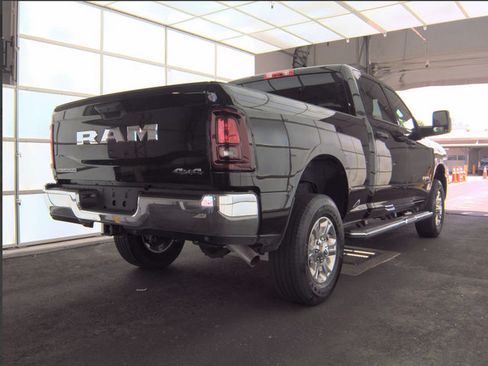 Used 2026 RAM 2500 Big Horn AWD/4WD image 2