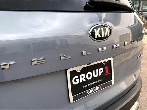Used 2020 Kia Telluride EX w/ EX Premium Package FWD image 31