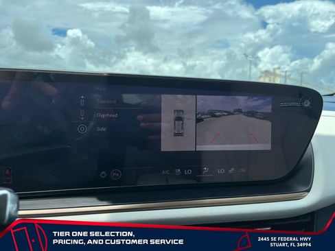 Used 2025 Buick Envision Avenir AWD/4WD image 31