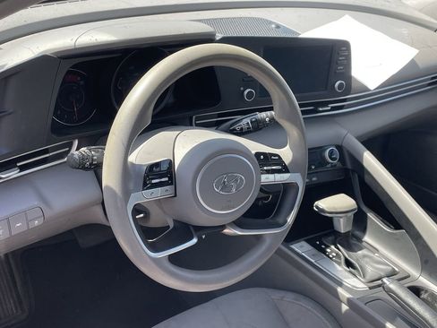 Used 2021 Hyundai Elantra SEL image 5