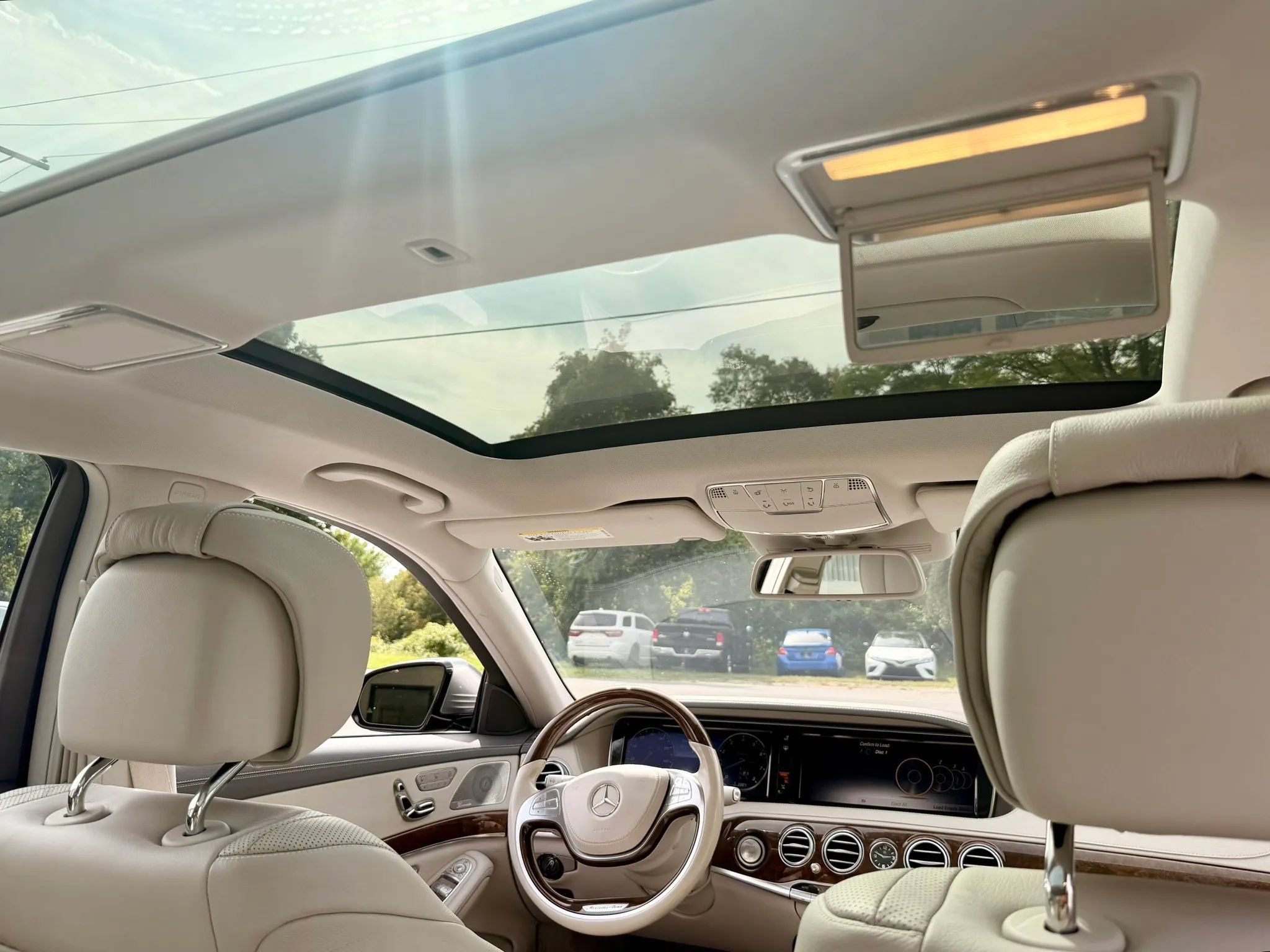 Used 2015 Mercedes-Benz S 550 4MATIC Sedan image 47