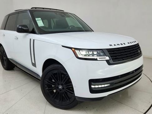 Used 2025 Land Rover Range Rover SE image 1