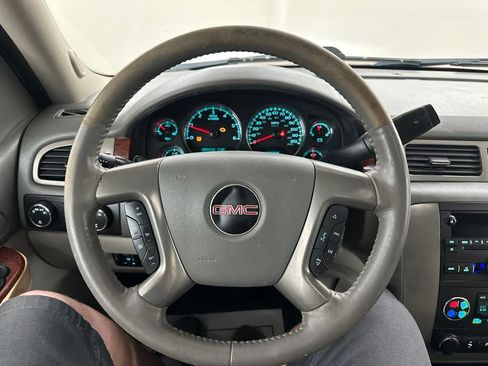 Used 2012 GMC Yukon SLT w/ SLT-2 Equipment Package AWD/4WD image 38