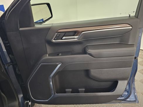 Used 2023 Chevrolet Silverado 1500 LT w/ Safety Package AWD/4WD image 29