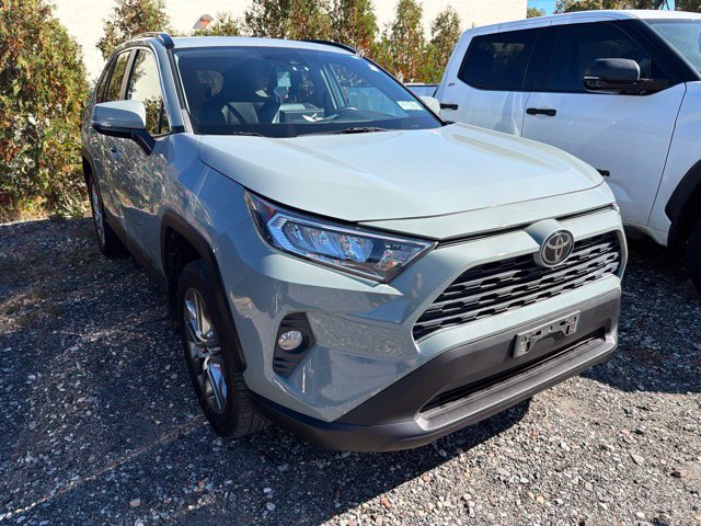 Used 2019 Toyota RAV4 XLE Premium w/ Cold Weather Package AWD/4WD image 4