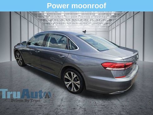 Used 2021 Volkswagen Passat 2.0T SE FWD image 3