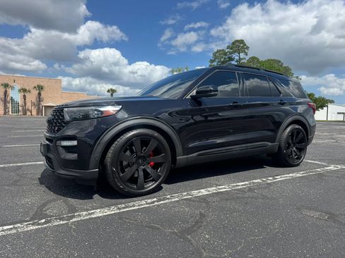 Used 2021 Ford Explorer ST w/ Equipment Group 401A image 2