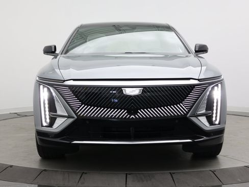 Used 2024 Cadillac Lyriq Luxury RWD image 2