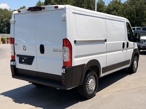 Used 2025 RAM ProMaster 2500 w/ Convenience Group FWD image 12