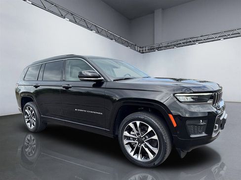Used 2021 Jeep Grand Cherokee L Overland w/ Luxury Tech Group IV AWD/4WD image 9