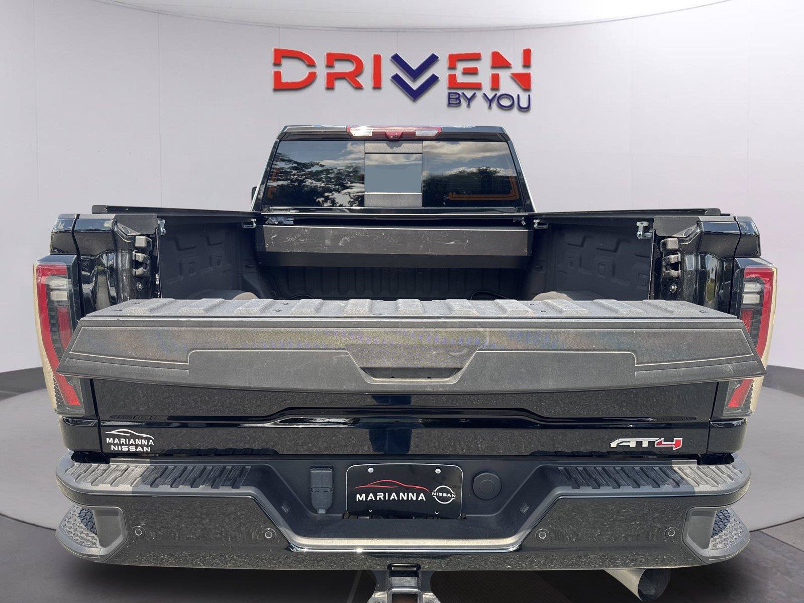 Used 2024 GMC Sierra 2500 AT4 w/ AT4 Premium Plus Package AWD/4WD image 29