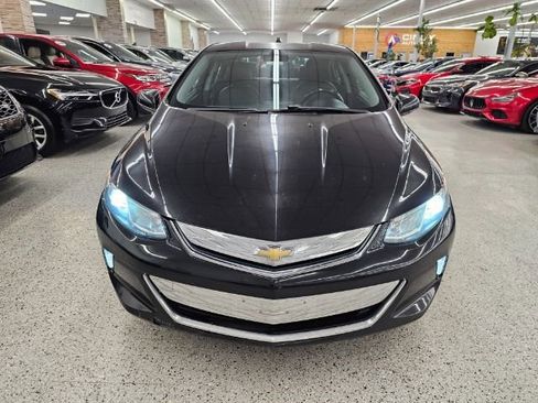 Used 2017 Chevrolet Volt LT w/ Comfort Package image 2