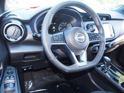 Used 2024 Nissan Kicks SR FWD image 15