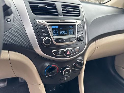 Used 2017 Hyundai Accent SE FWD image 12