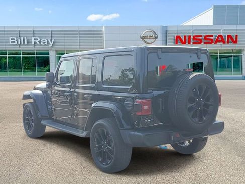 Used 2022 Jeep Wrangler Unlimited Sahara w/ Cold Weather Group image 3