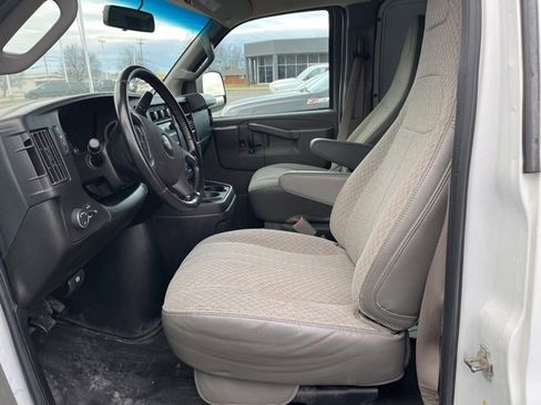 Used 2023 Chevrolet Express 3500 Extended image 13