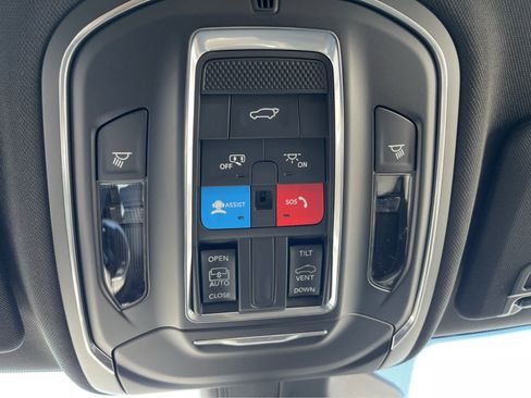 New 2025 Jeep Grand Cherokee Altitude image 16