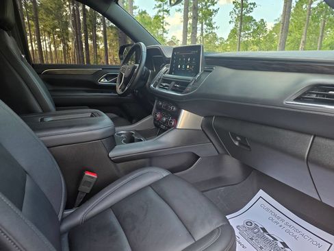 Used 2023 Chevrolet Tahoe Z71 w/ Luxury Package AWD/4WD image 26