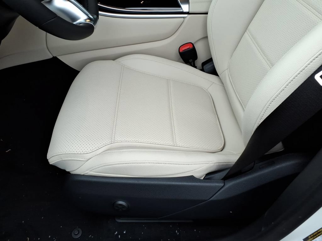 Used 2026 Mercedes-Benz GLC 300 4MATIC image 15