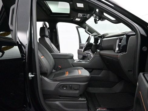 Used 2025 GMC Sierra 2500 AT4 w/ AT4 Premium Plus Package AWD/4WD image 32