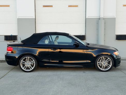 Used 2011 BMW 135i Convertible w/ M Sport Pkg image 5