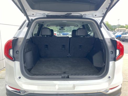 Used 2023 GMC Terrain SLT w/ LPO, Floor Liner Package AWD/4WD image 8