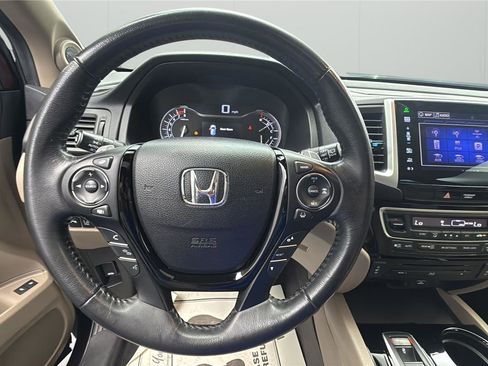 Used 2016 Honda Pilot Touring image 22